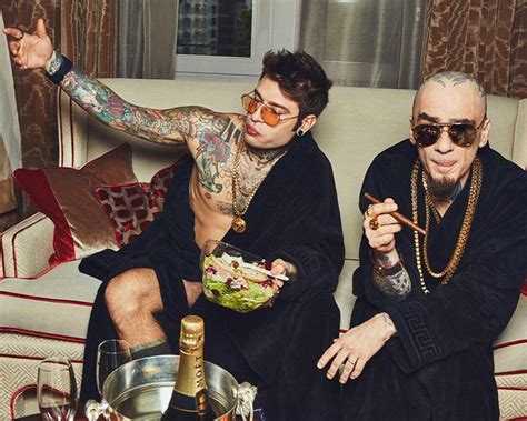 comunisti col rolex tour recensione|Il tour di Fedez e J.